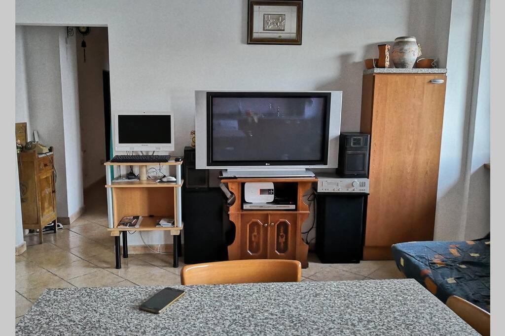 Appartamento Sul Lago D'Iseo Tavernola Bergamasca Exterior foto